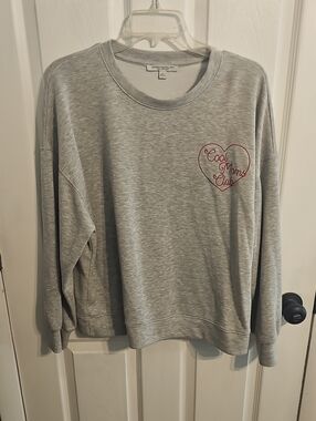 Green Envelope Gray 'Cool Moms Club' Heart Crewneck Sweatshirt